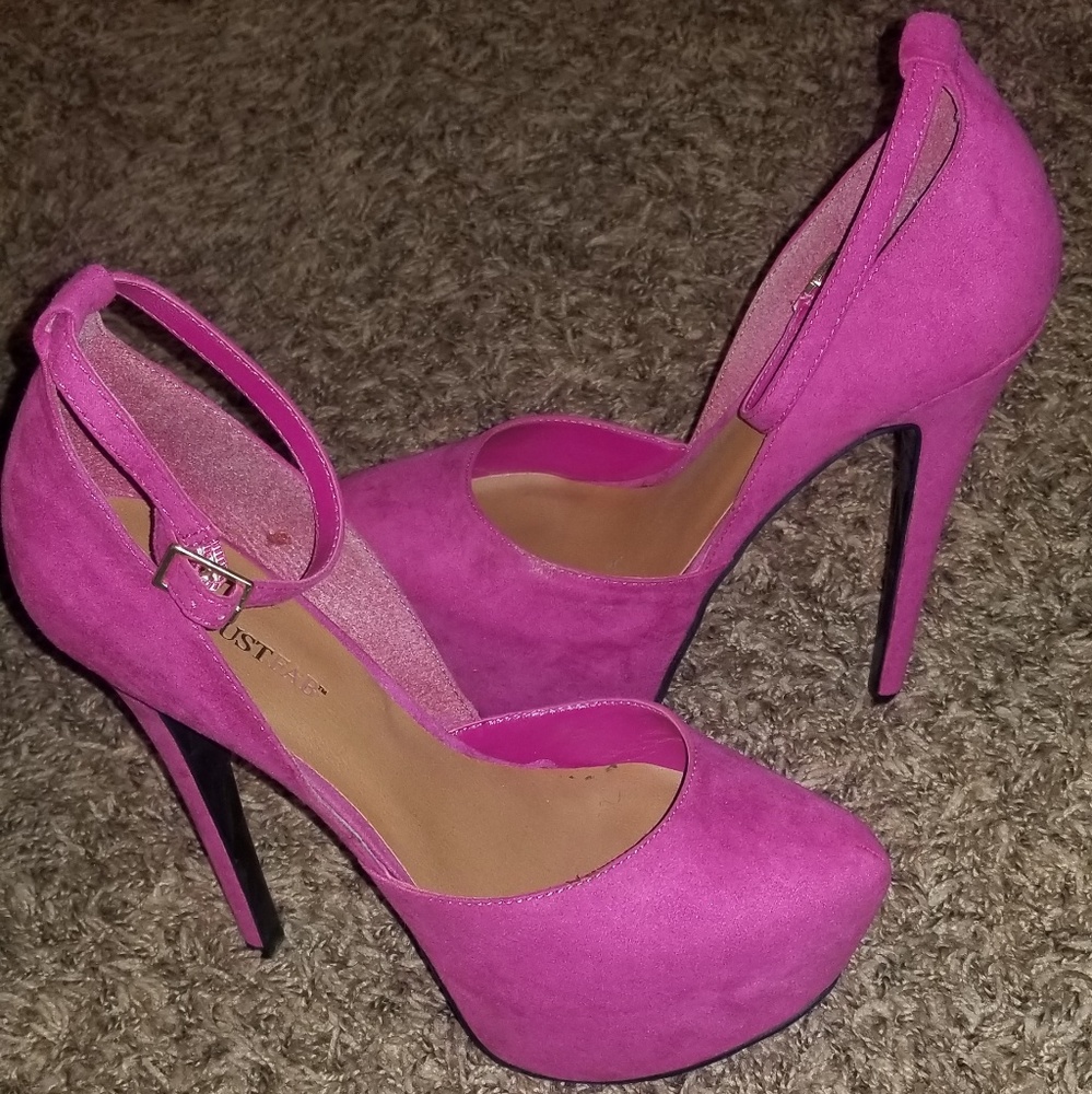 JustFab Fuschia platform heels